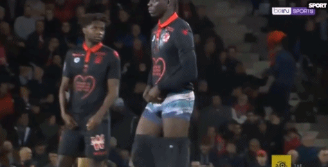 早报：悲欢并不相通