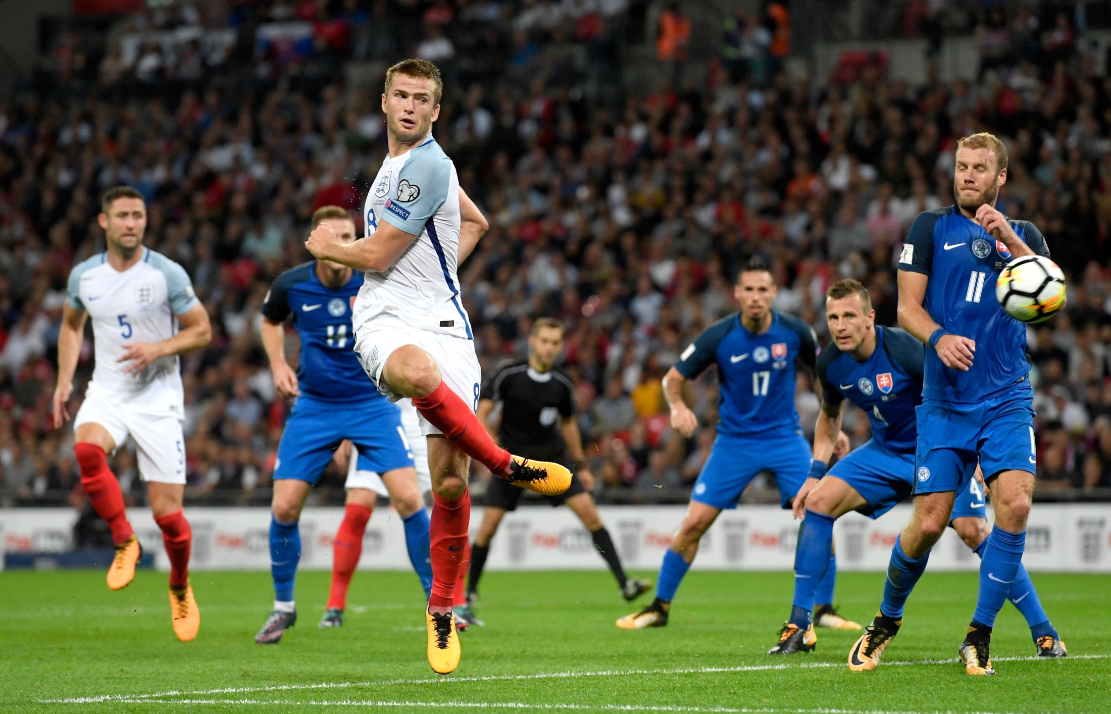 篮球湖人球员训练后心理状态稳定