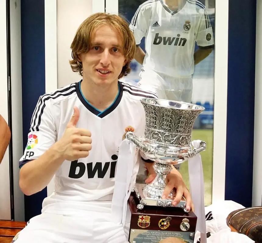 德天空：曼联目前尚未向莱比锡就谢什科转会提交书面报价